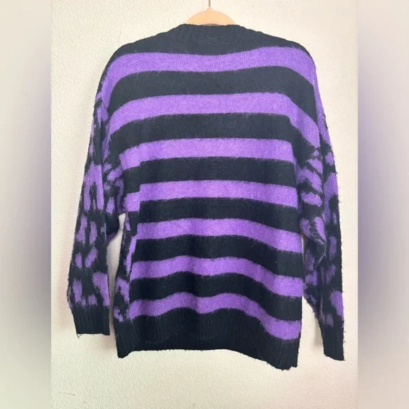 Rebecca Minkoff Purple and Black Gordon Leopard Print Crewneck Fuzzy Sweater M - Picture 5 of 9